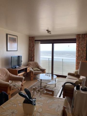 Ruim appartement met zeezicht in Westende Middelkerke Buitenkant foto