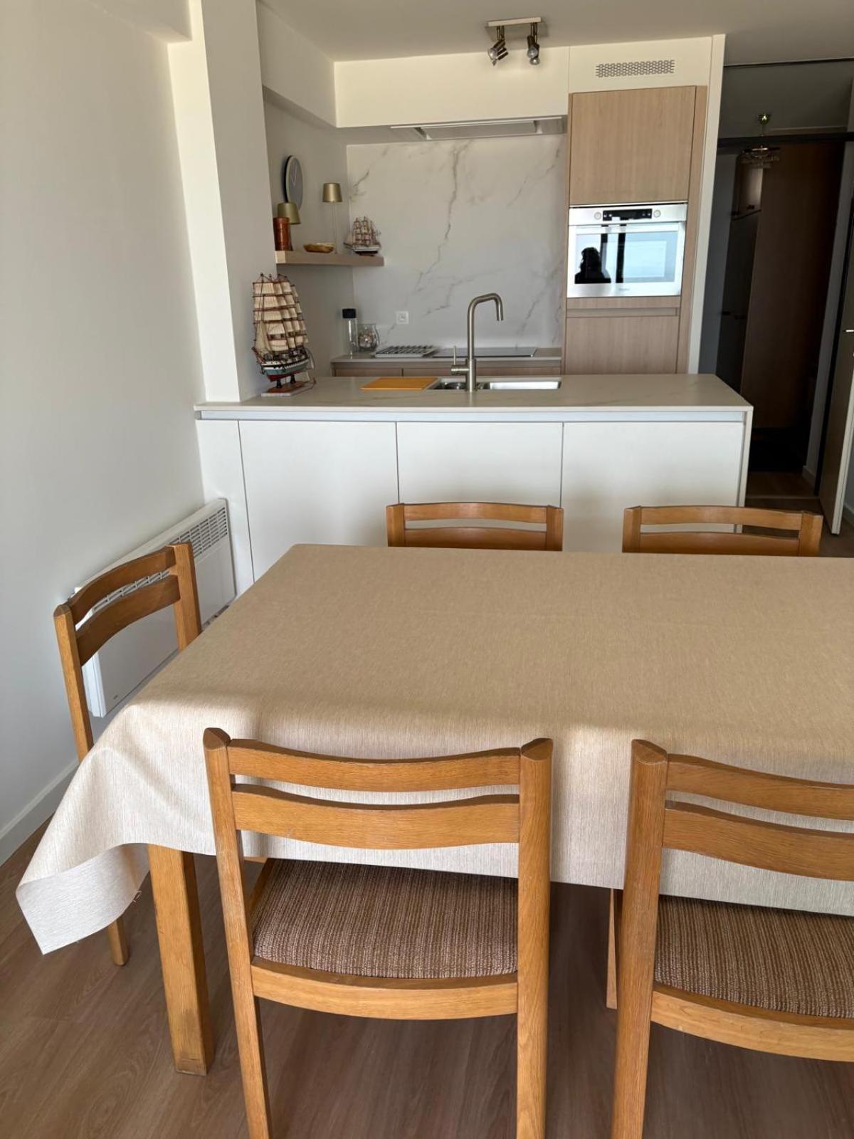 Ruim appartement met zeezicht in Westende Middelkerke Buitenkant foto