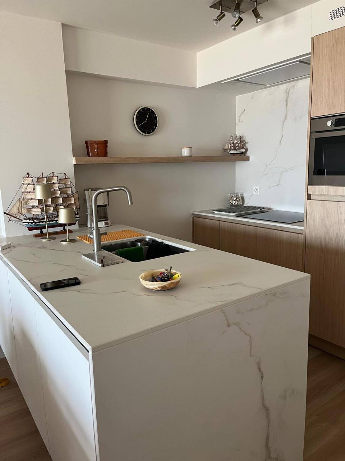 Ruim appartement met zeezicht in Westende Middelkerke Buitenkant foto
